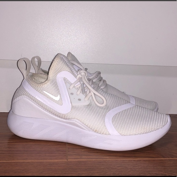 Nike Shoes - White Nikes